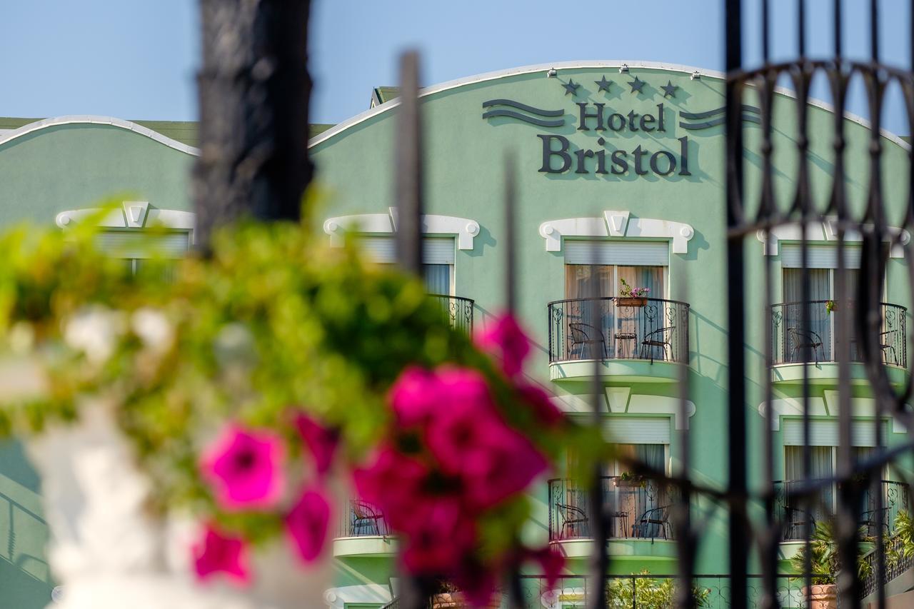 Hotel Bristol Bellaria-Igea Marina Exterior foto